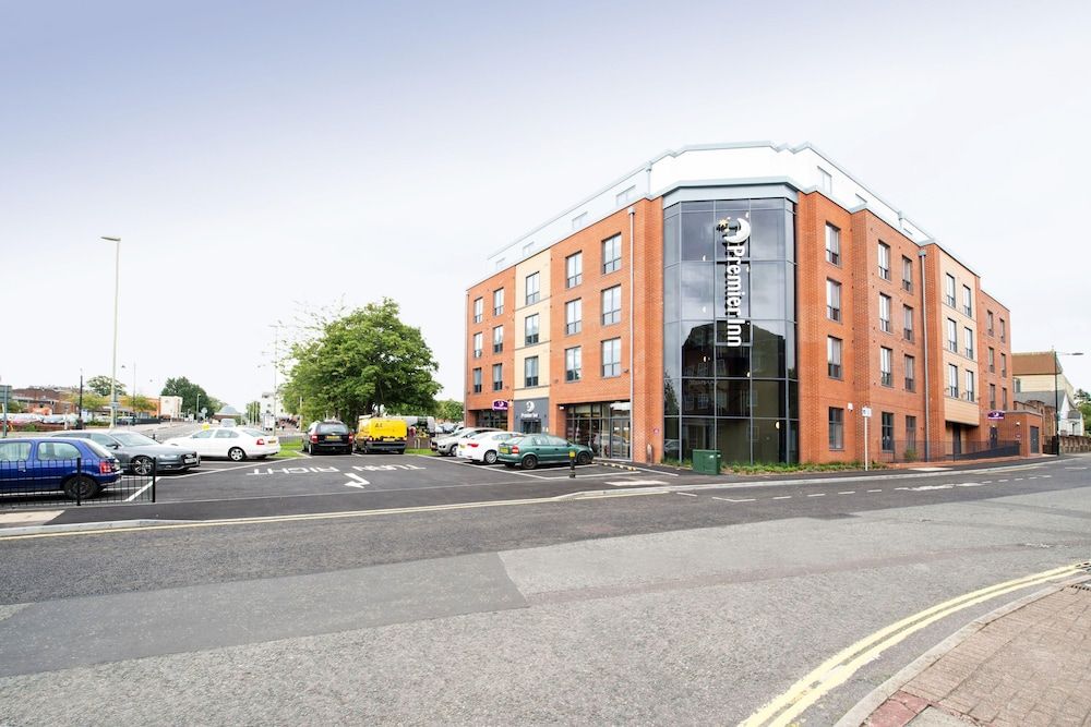 Premier Inn Basingstoke Town Centre 1