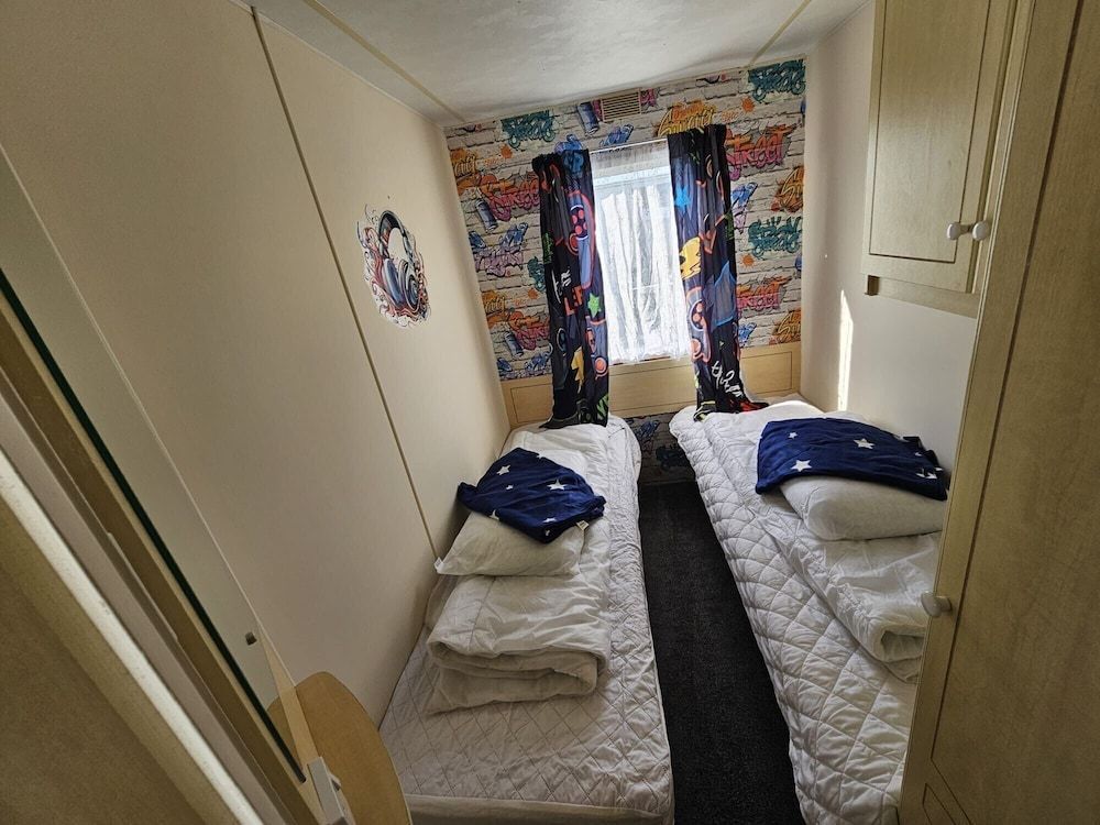Ingoldmells - Caravan- Sleeps 8 - Seaside - Wi-Fi 2