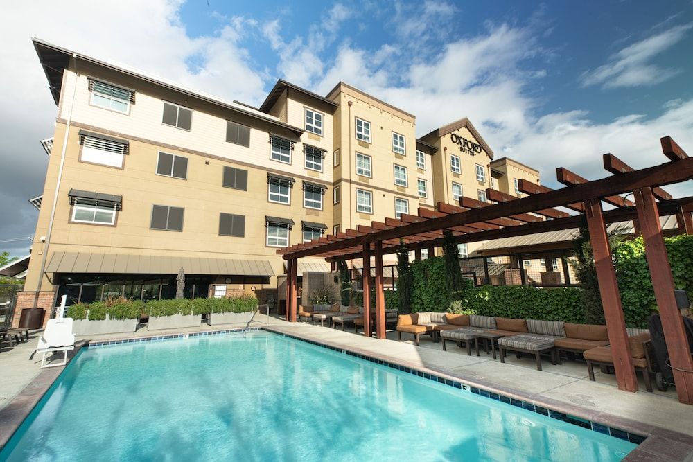 Oxford Suites Paso Robles 1