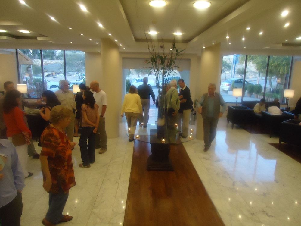 La Maison Hotel 2