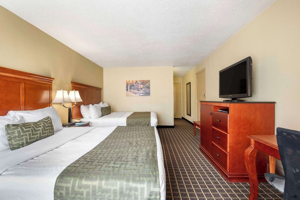 Best Western Plus Bridgeport Inn 1