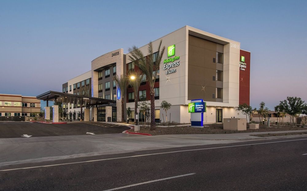 Holiday Inn Express & Suites PHOENIX NORTH - HAPPY VALLEY by IHG 1