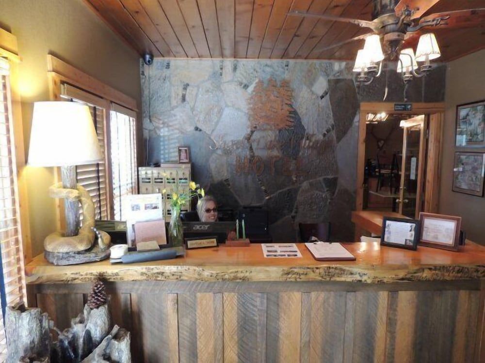Shaver Lake Village Hotel 2