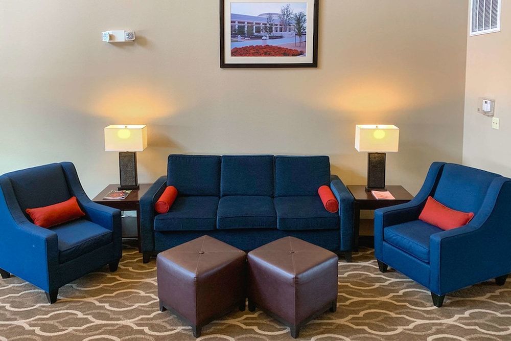 Comfort Suites Texas Ave 2