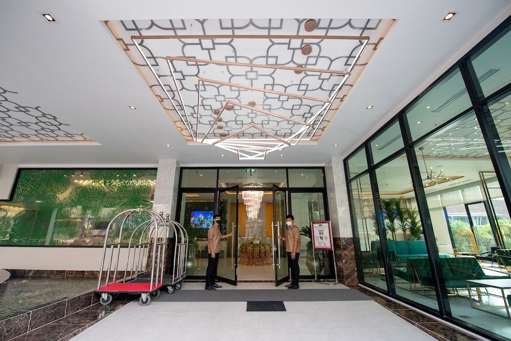Pattaya Discovery Beach Hotel 2
