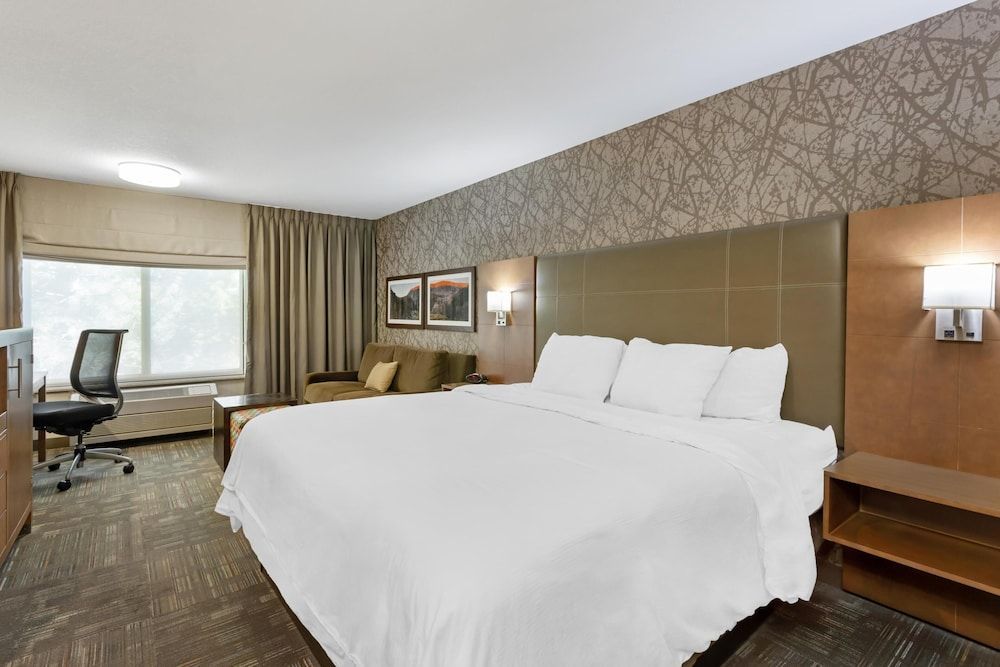 Best Western Plus CottonTree Inn 1