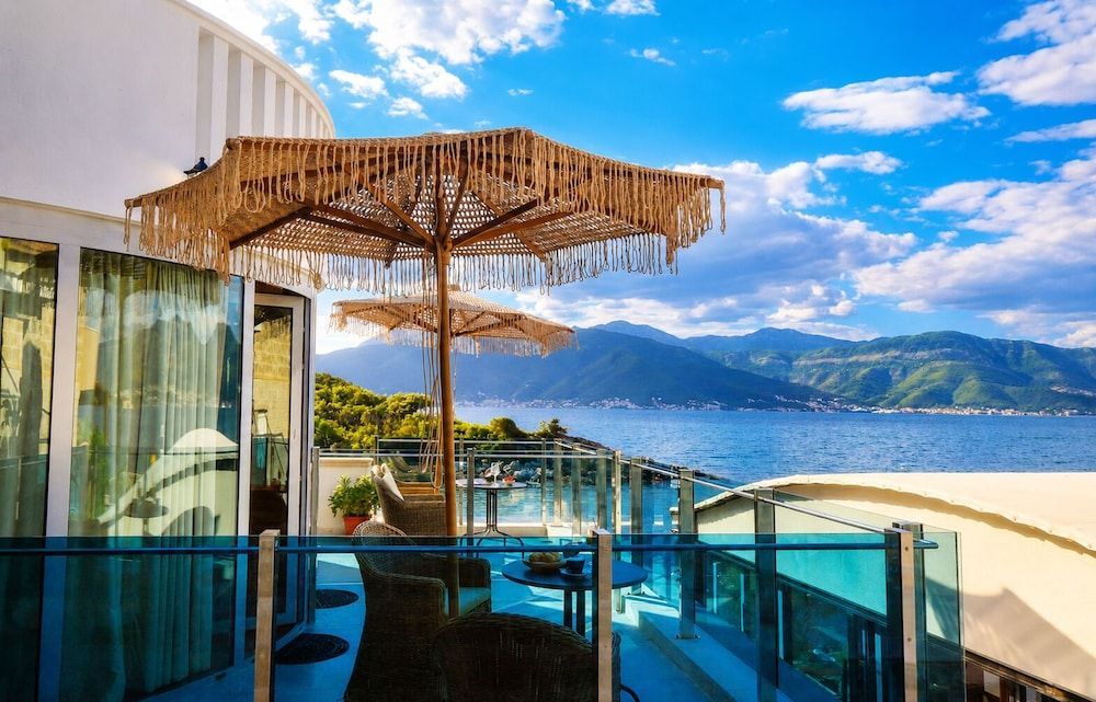 Luxury Sea Residence by Kristina 1
