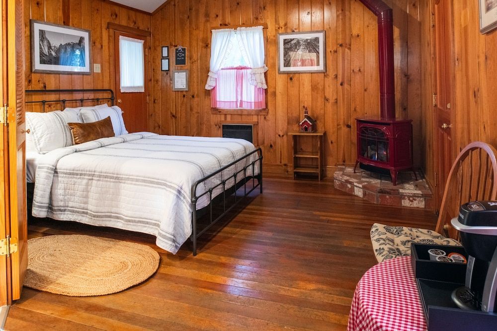 Inn at Sugar Pine Ranch 2