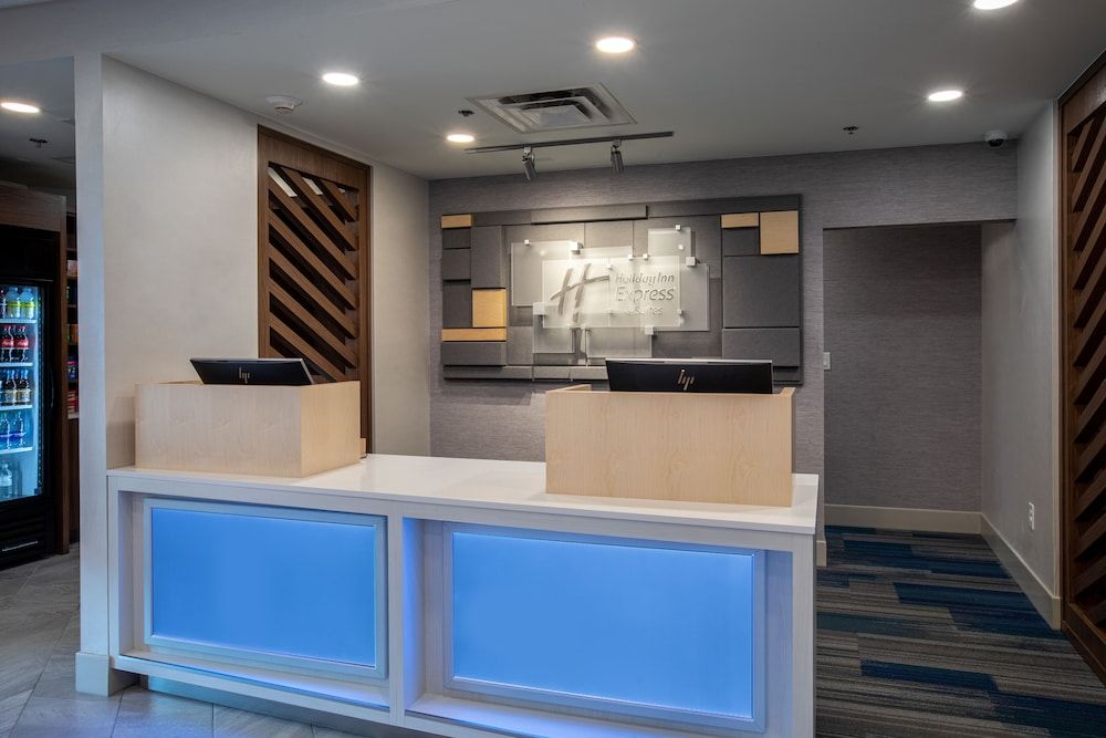 Holiday Inn Express & Suites ASHEVILLE DOWNTOWN by IHG 2