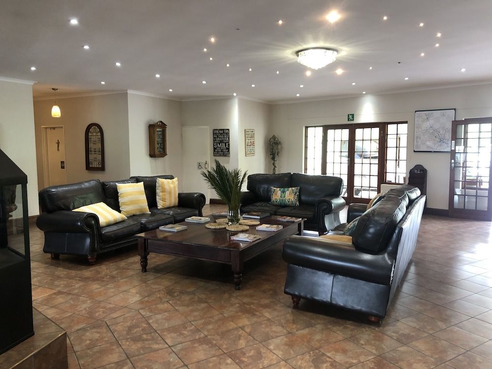 St Ives Lodge 2