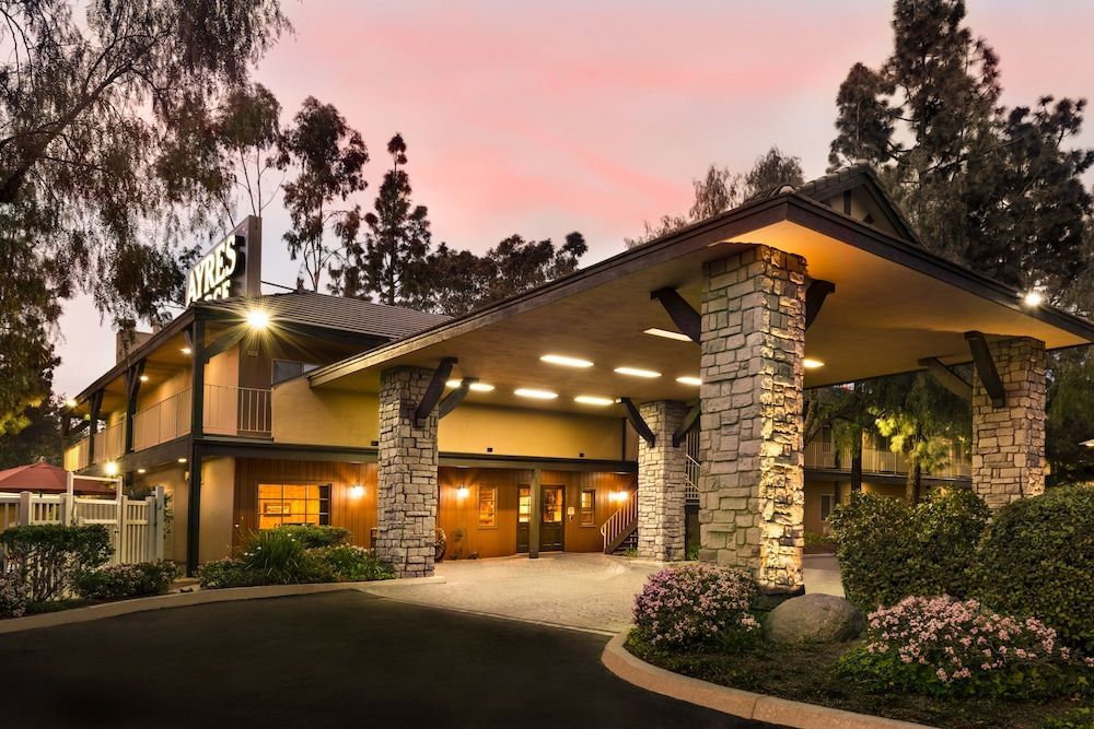 Ayres Lodge Alpine 1