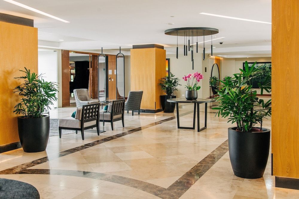 Plaza Hotel and Suites 2