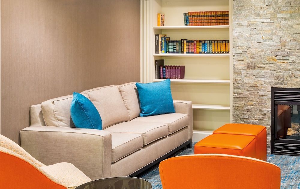 Holiday Inn Express & Suites Burlington - Mount Holly by IHG 2