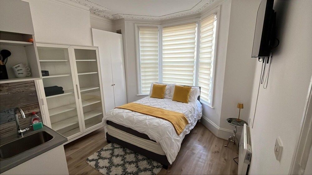 Tottenham City Stays (Opposite Seven Sisters Train Station) 1