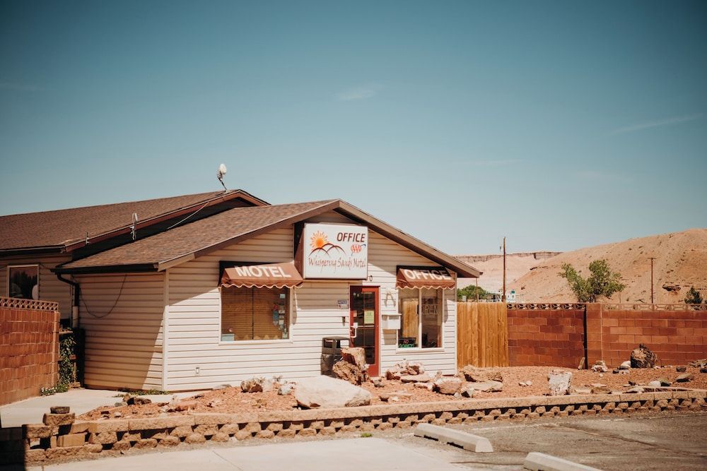 Whispering Sands Motel 1