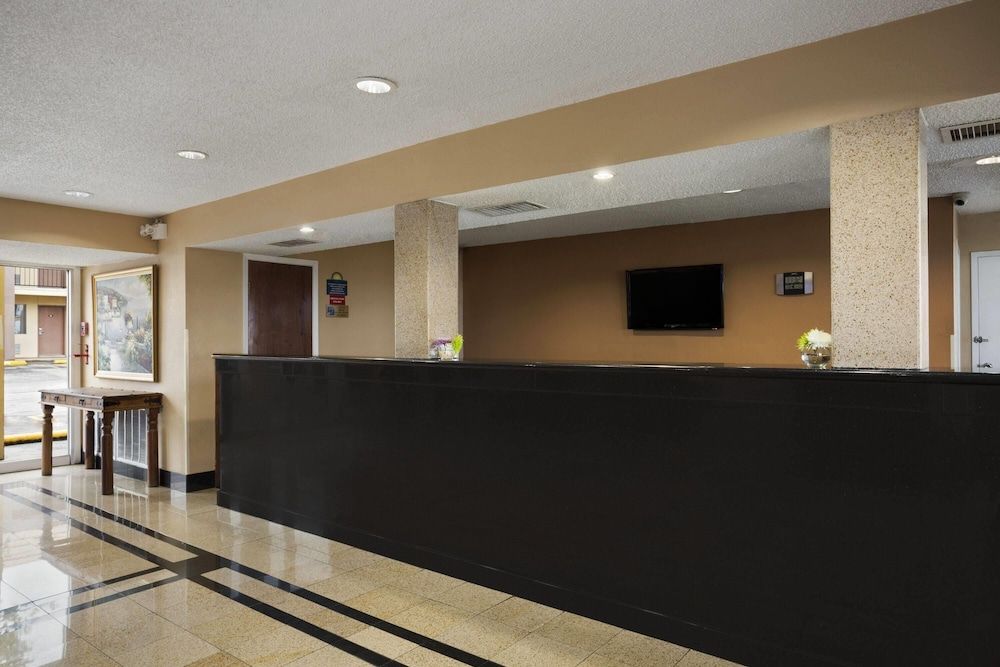 Days Inn by Wyndham Dallas Irving 2