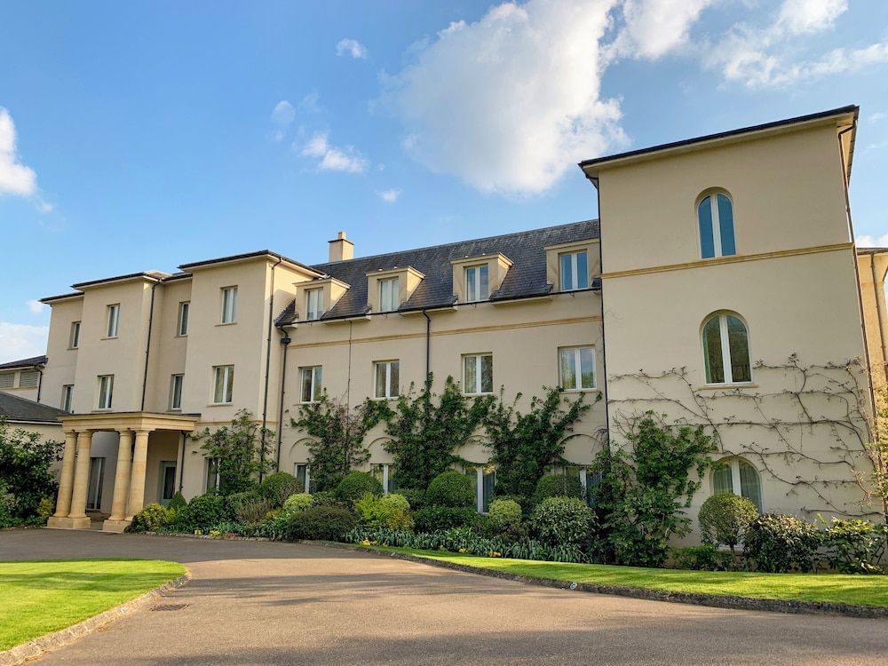 Bowood Hotel, Spa, and Golf Resort 1