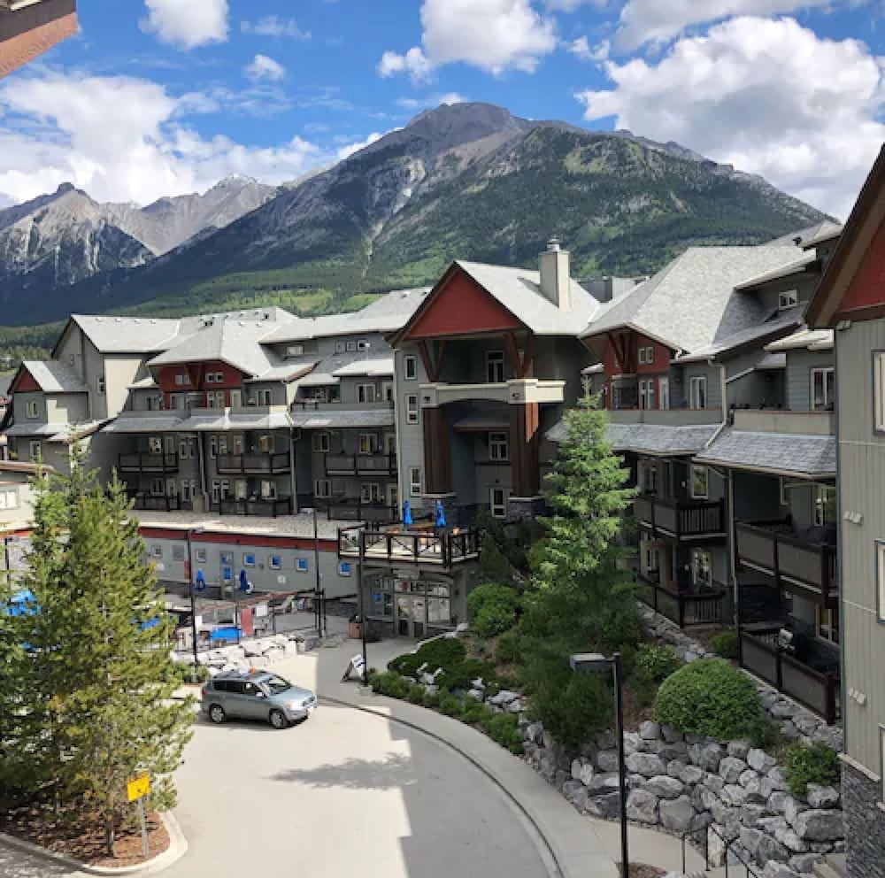 Lodges at Canmore 1