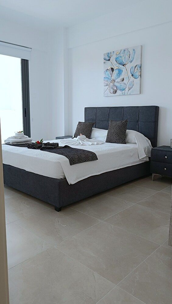 Larvella Estia Luxury Suites 1
