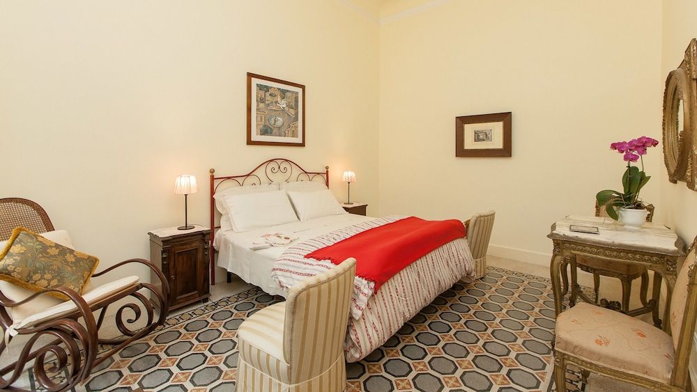 Rental In Rome Portico Ottavia Garden 1
