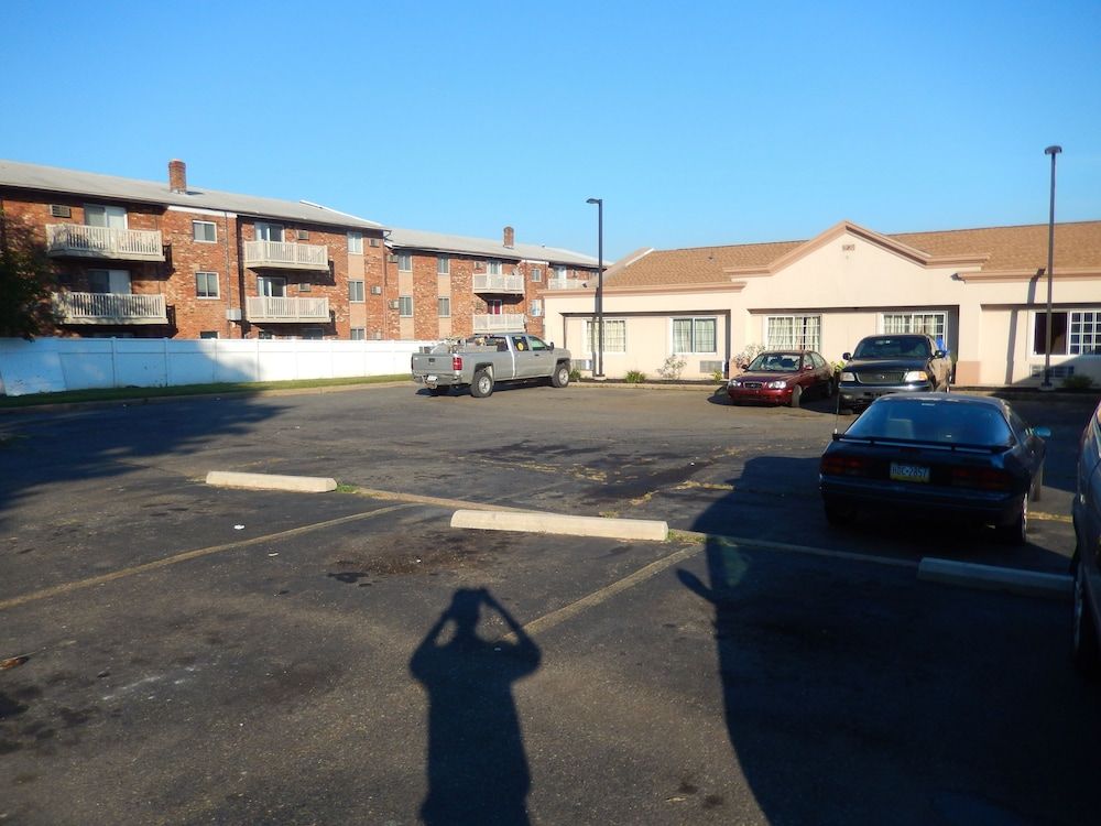 Riverview Motel 1