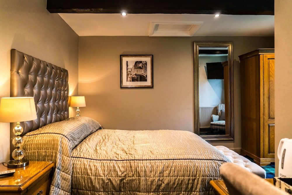 The Mews Hotel 2