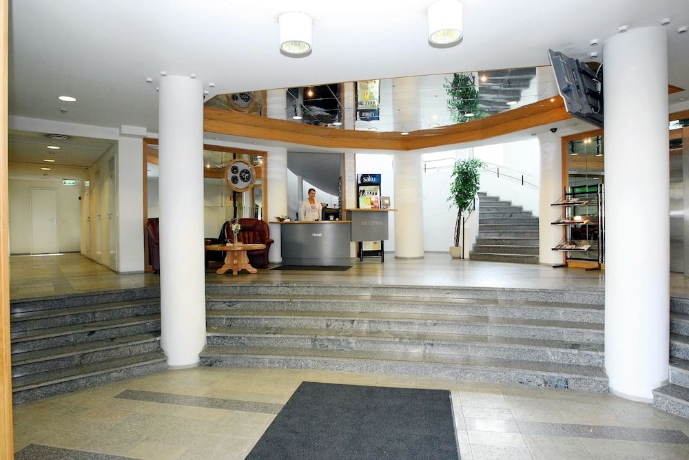 Center Hotel 2