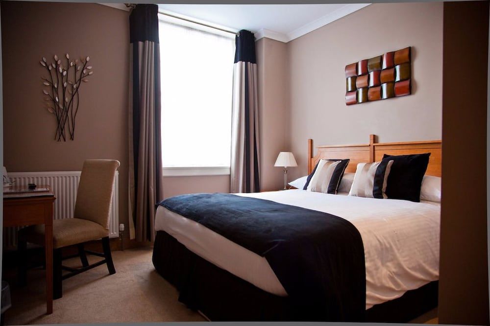 The City Hotel 1