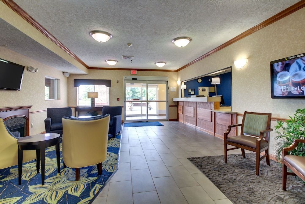 Galesburg Inn and Suites 2