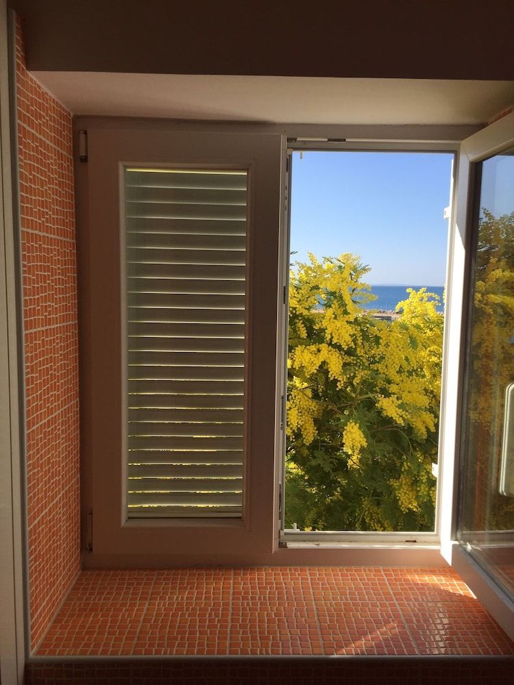 Guesthouse Punta Mira - Beachfront 2