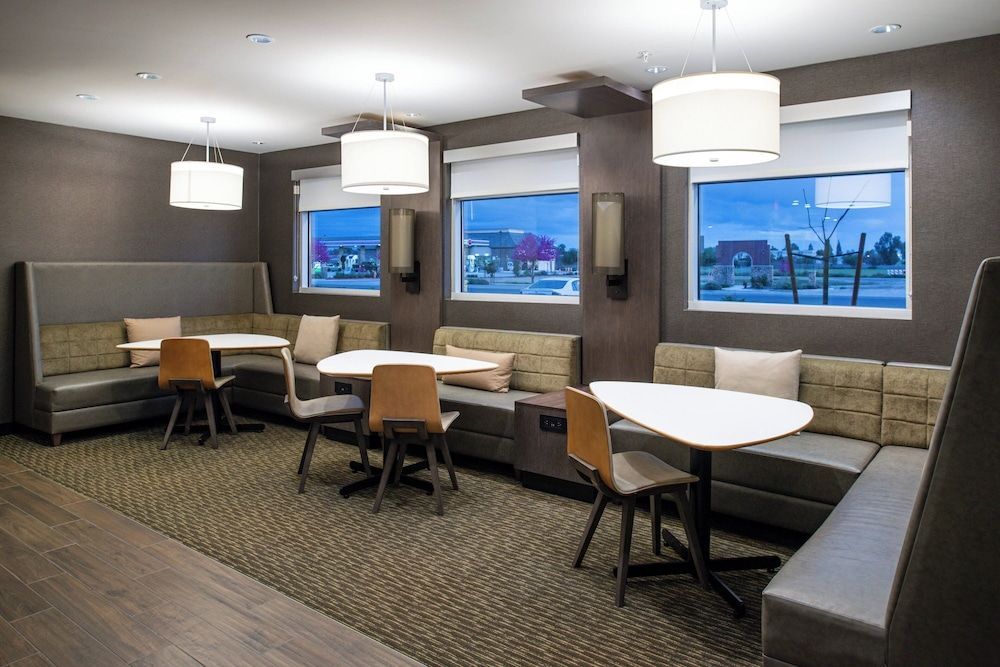 Residence Inn Visalia 2