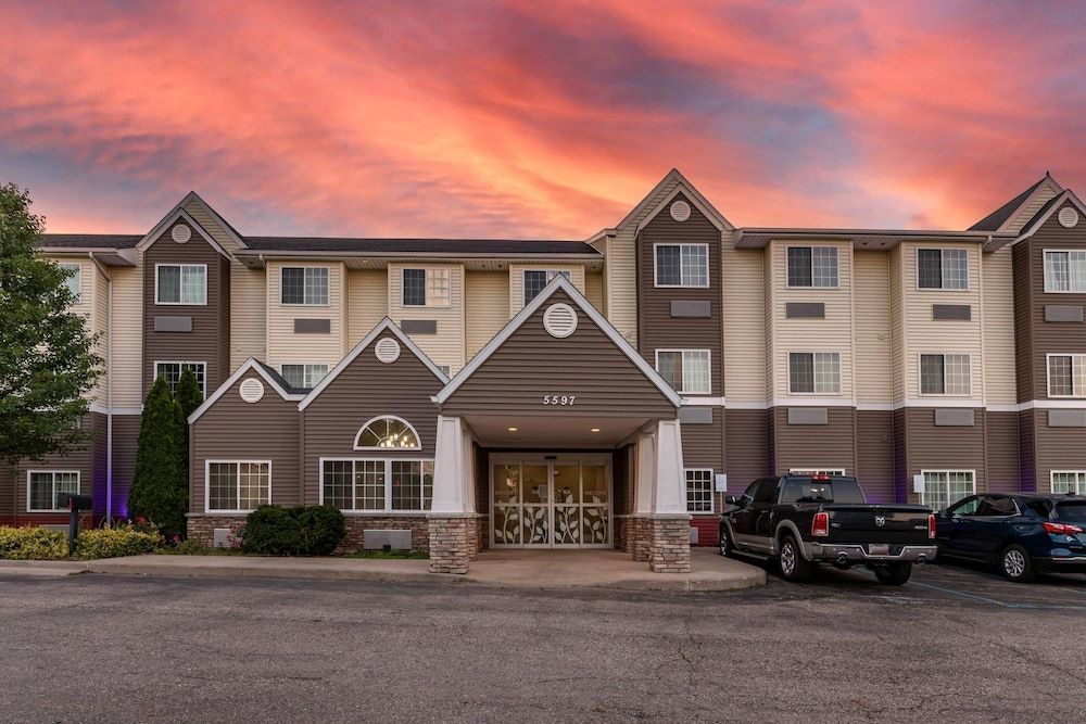 Sleep Inn & Suites Kalamazoo Southwest 1