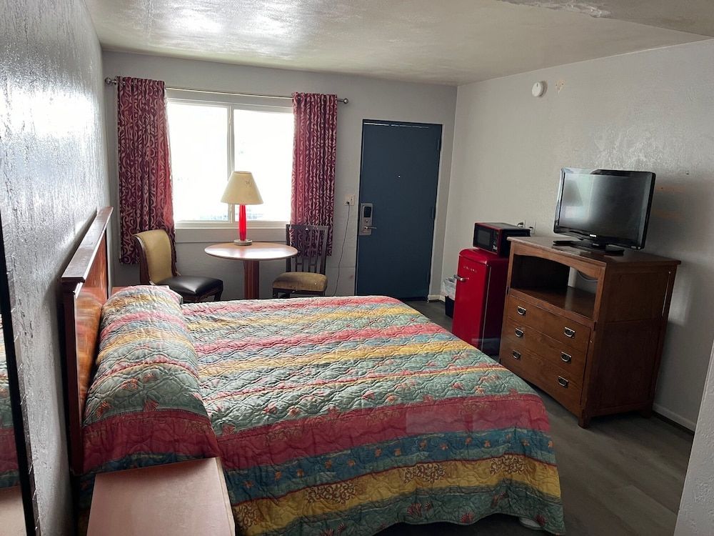 8th Street Motel 2