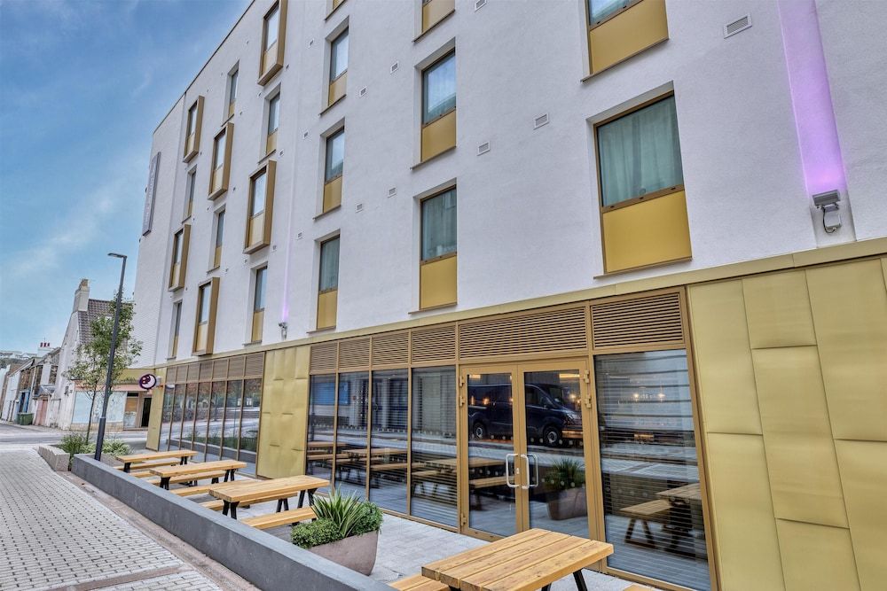 Premier Inn Jersey St Helier - Bath Street 1