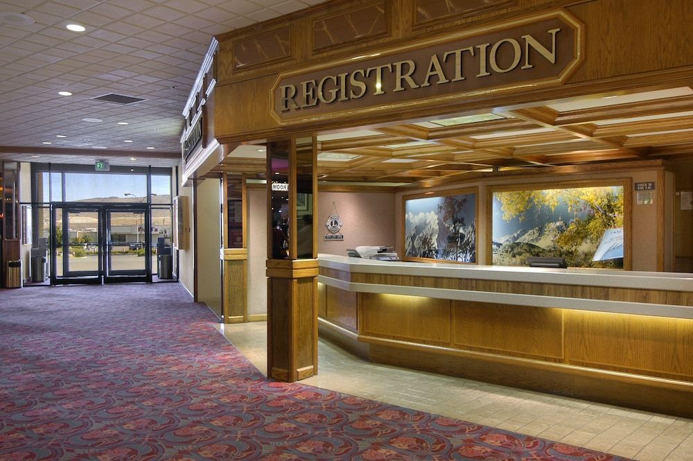 Maverick Hotel and Casino by Red Lion Hotels 2