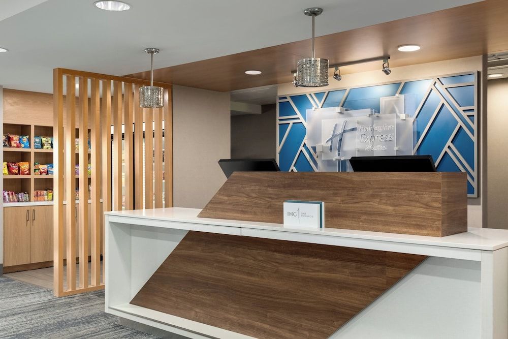 Holiday Inn Express & Suites NORTH FREMONT by IHG 2