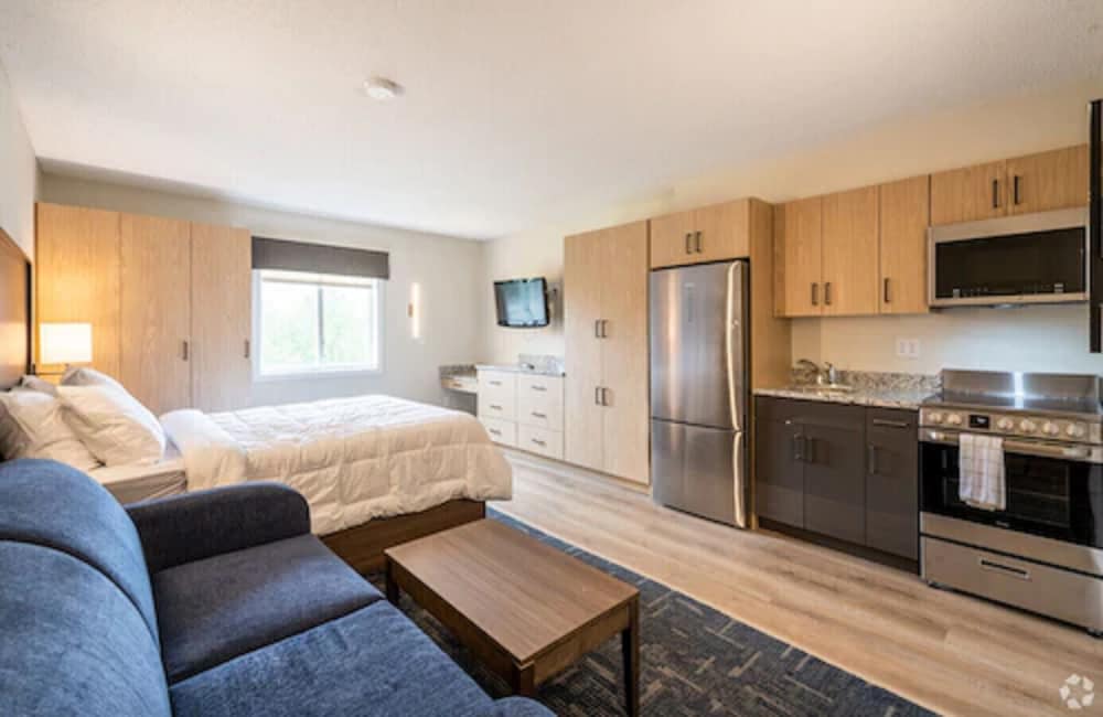 Residences at Solomon Pond 1