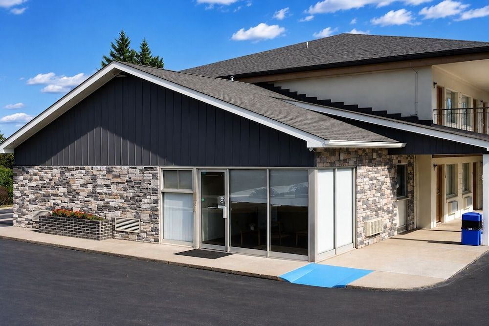 Brentwood inn & Suites - Lynchburg 1