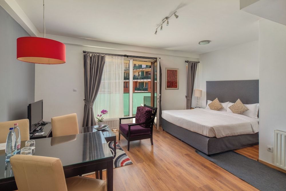 Escala Hotel & Suites 1