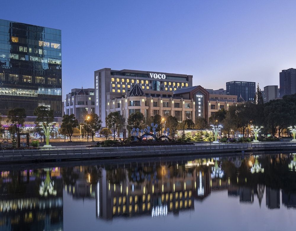 voco Wuhan Xinhua by IHG 1