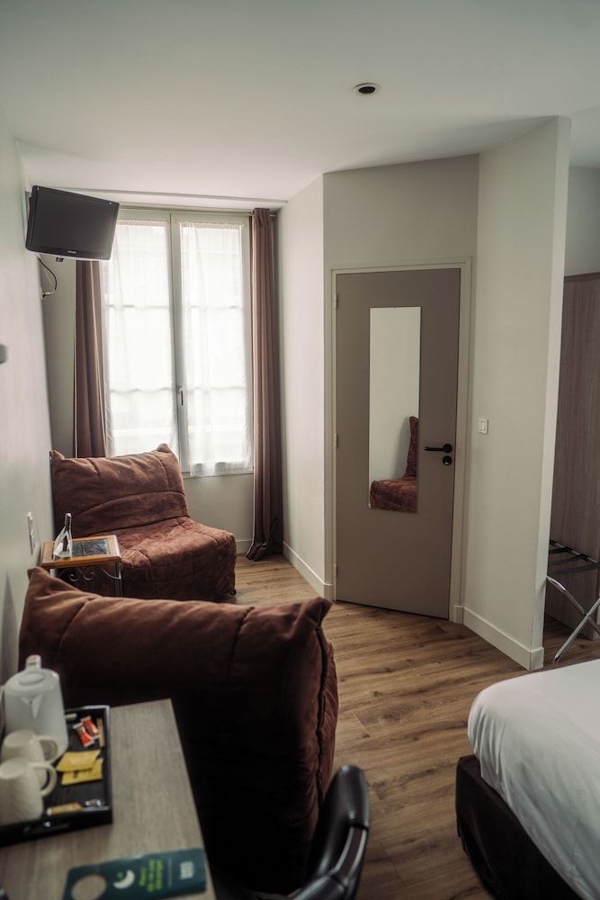 LOGIS -Hotel & Restaurant de la Place 2