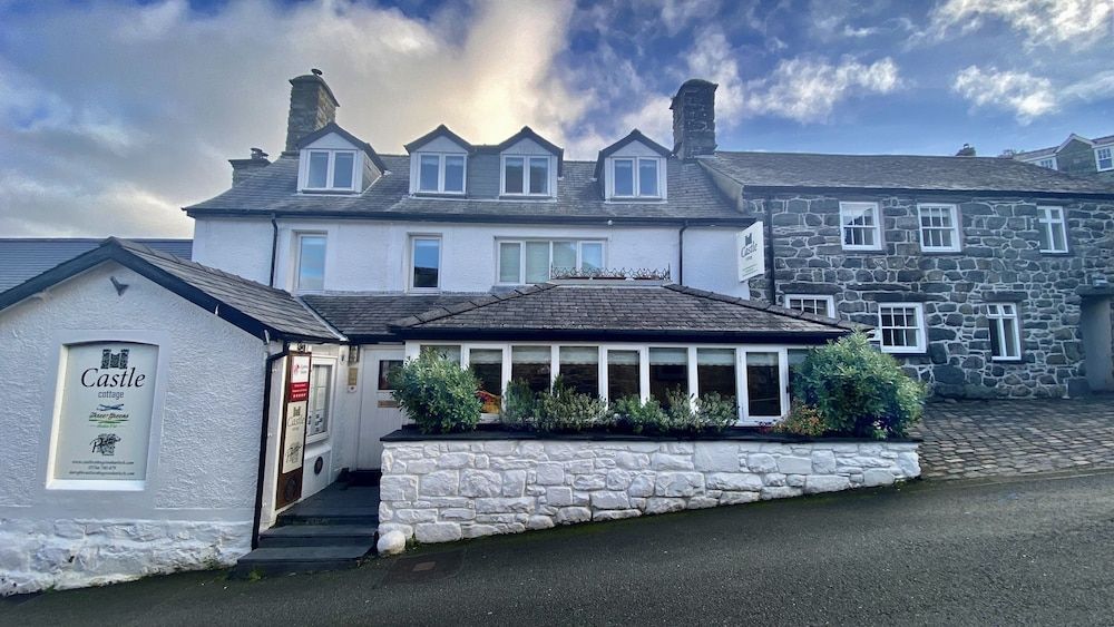 Castle Cottage Inn 1