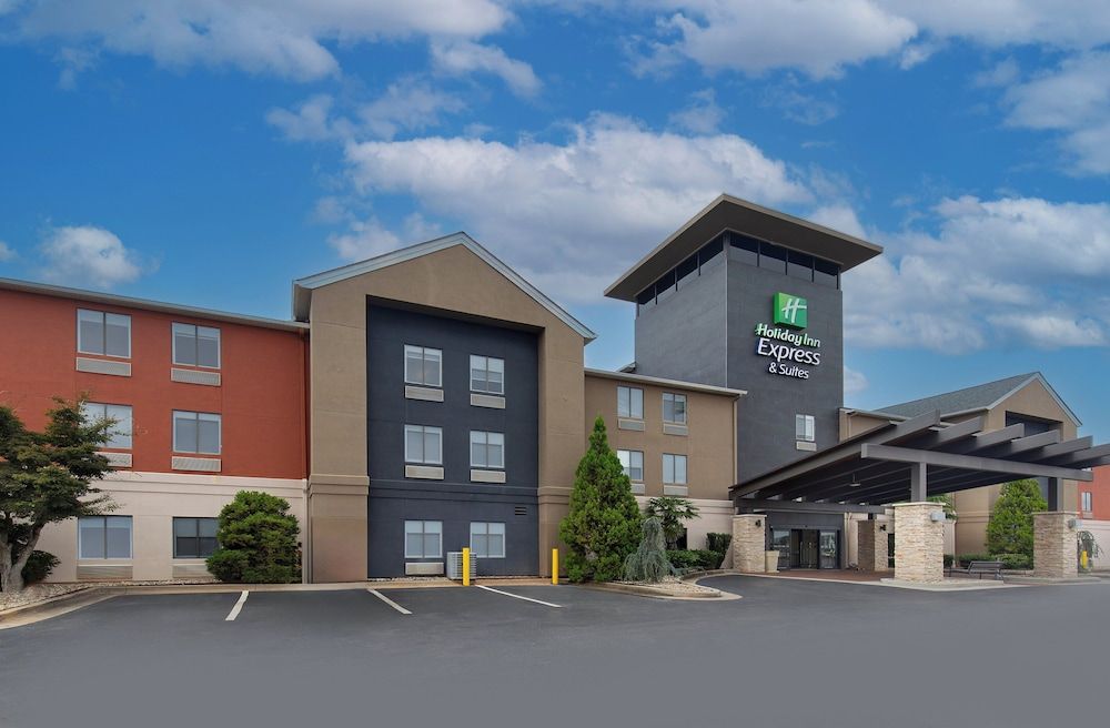 Holiday Inn Express & Suites LOCUST GROVE by IHG 1