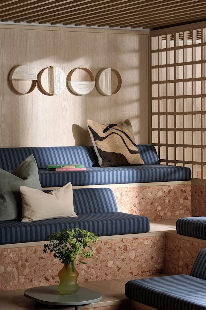 YING'nFLO, Wesley Admiralty, Hong Kong - Langham Hospitality Group 2