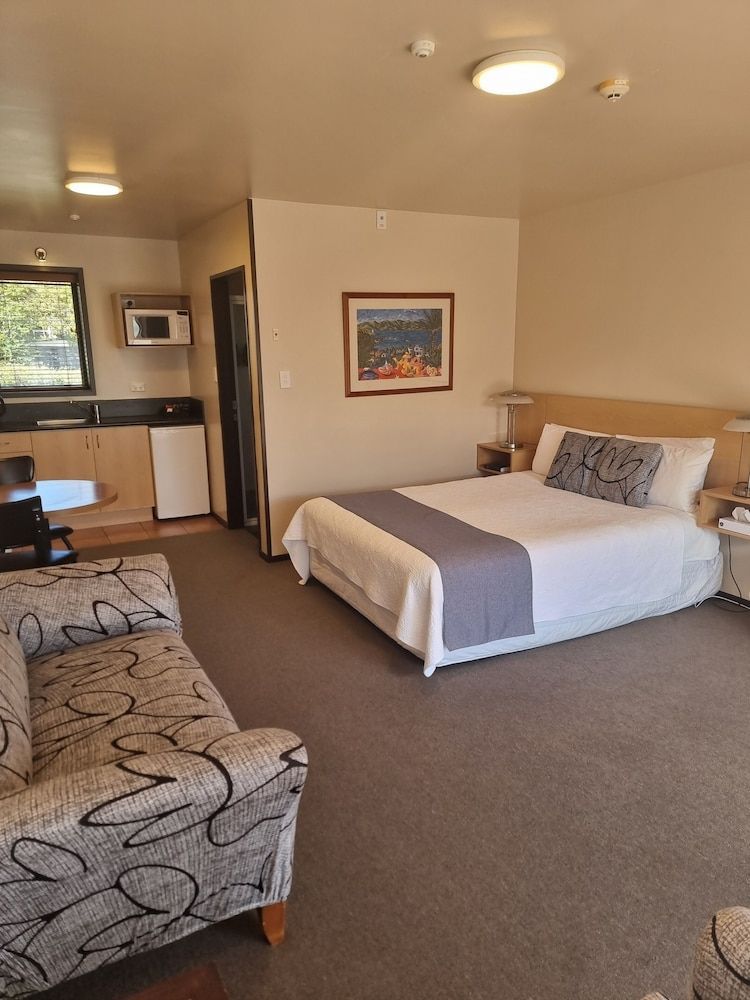 Broadway Motel 1
