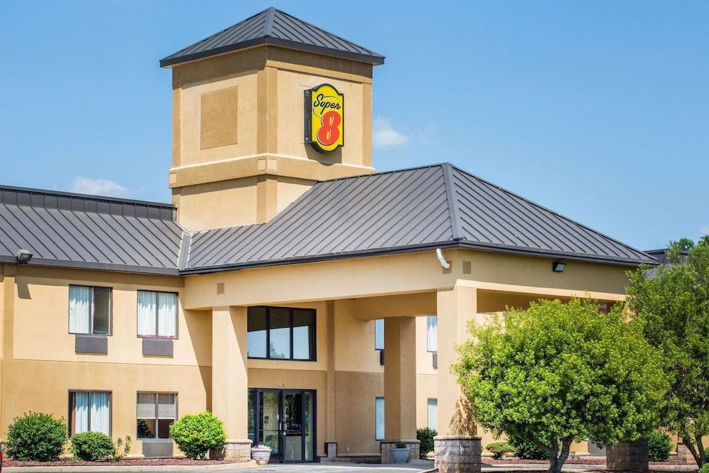 Super 8 by Wyndham Piedmont Greenville Area 1