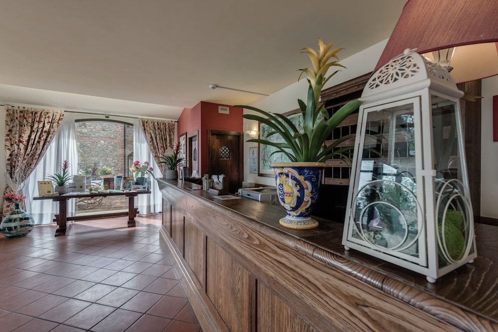Hotel & Restaurant Casolare Le Terre Rosse 2
