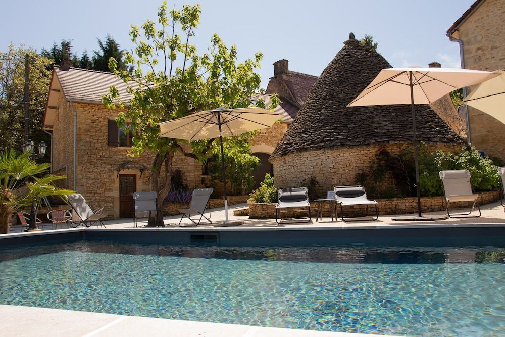 Aux Bories de Marquay, chambres d'hôtes B&B avec piscine et SPA près de Sarlat 1