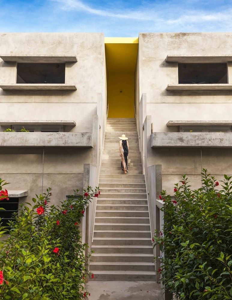 Hix Island House 1