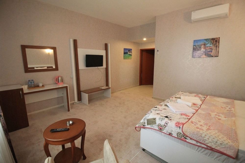 Gold Suite 2